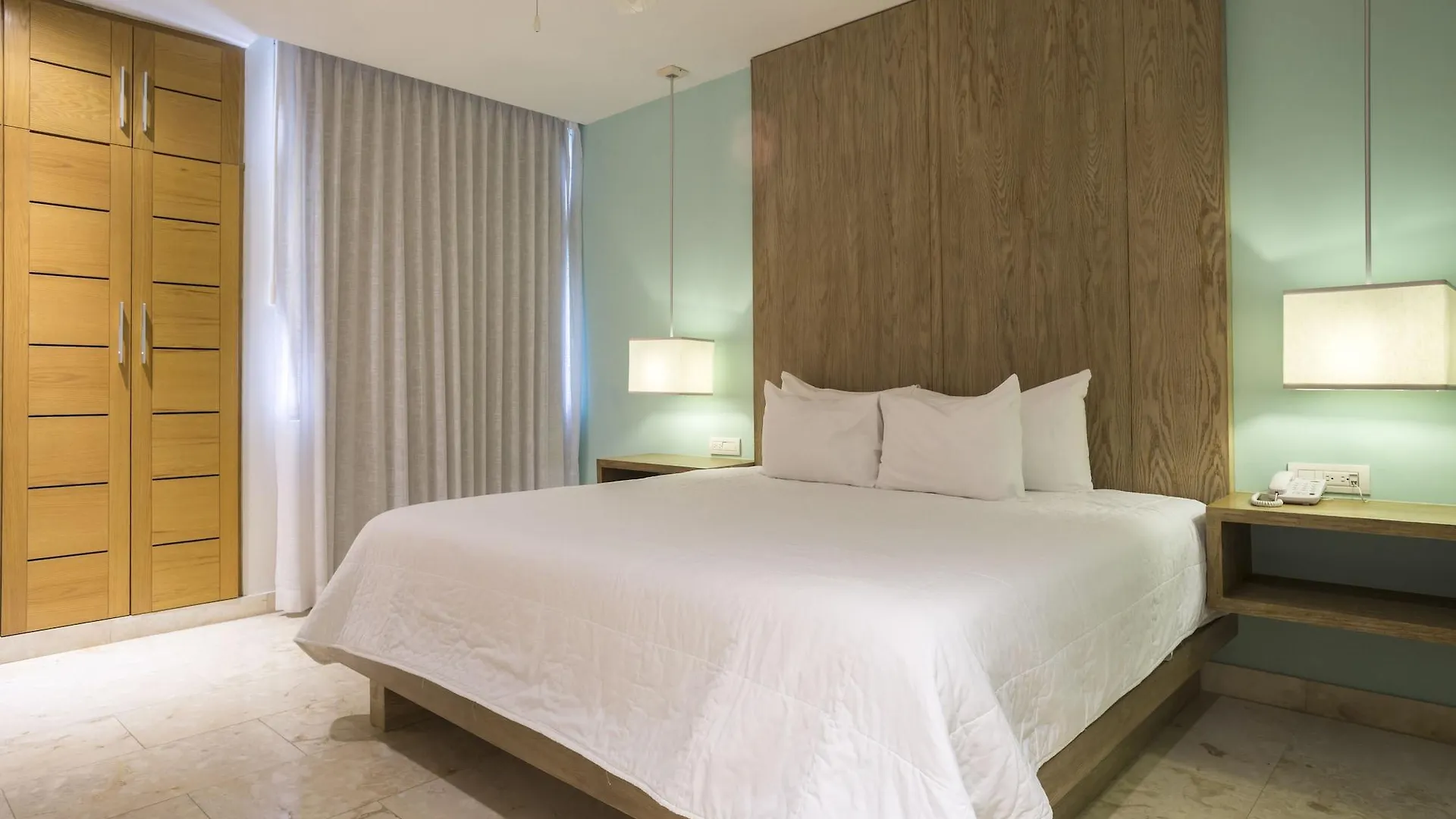 **** Aparthotel Anah Suites Playa del Carmen Mexico